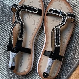 New Women’s 9.5 black sequins lightweight